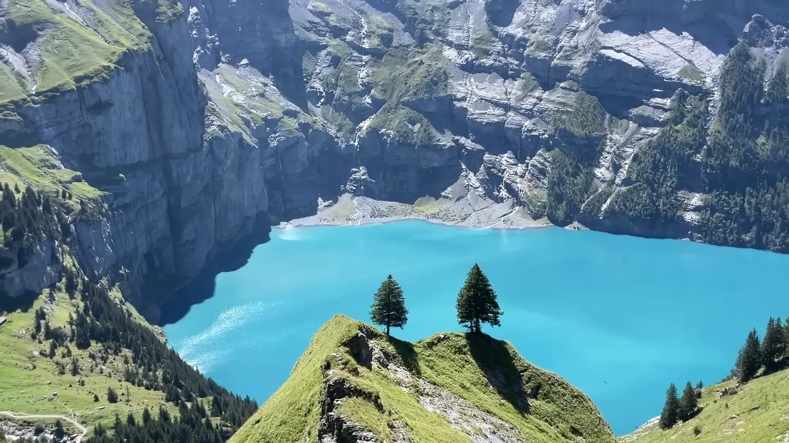 Your Guide to Visiting Oeschinensee: Switzerland's Stunning Alpine Lake